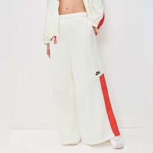 NWT Nike Sportswear Wide-Leg Woven Pants Sail/Picante Red Size Small